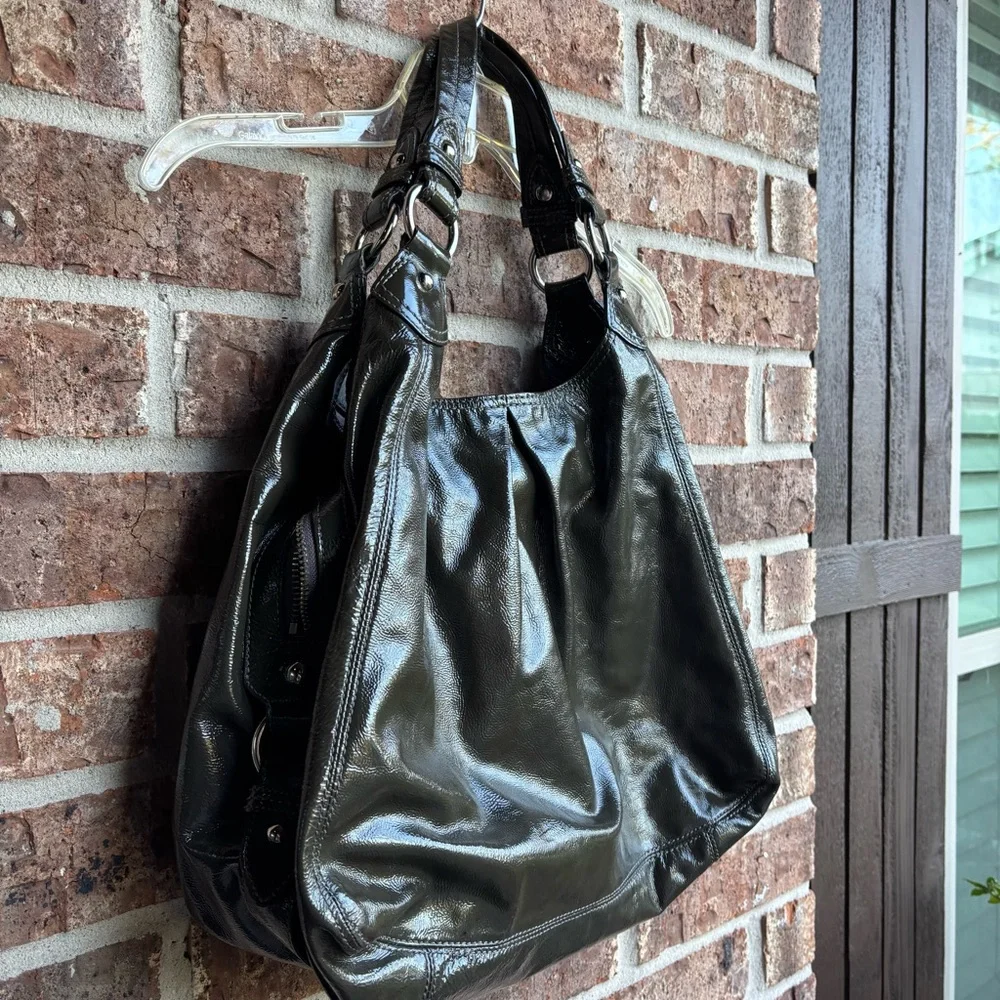 Vintage coach Leather Bag with Lavender Interior - Picture 3 of 12